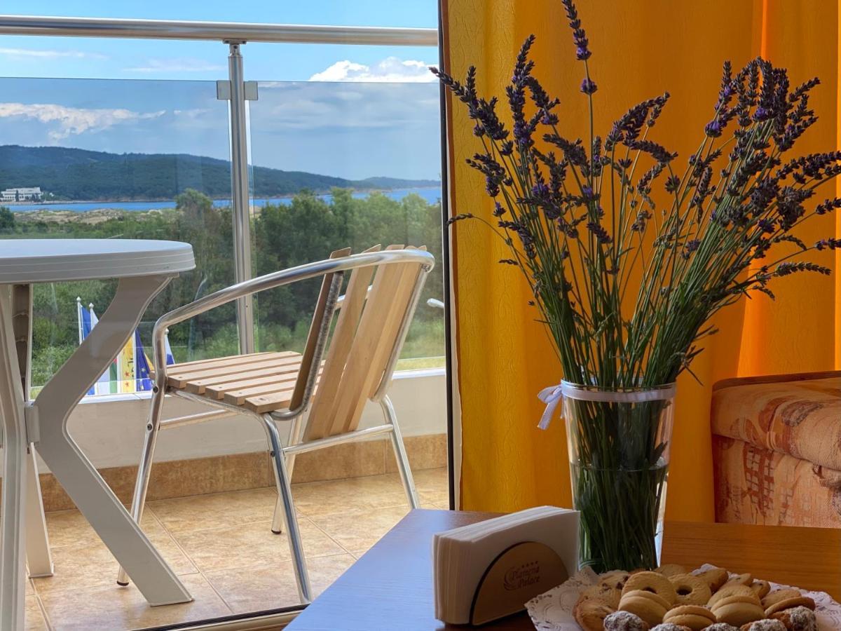 Hotel Plamena Palace Primorsko Bagian luar foto