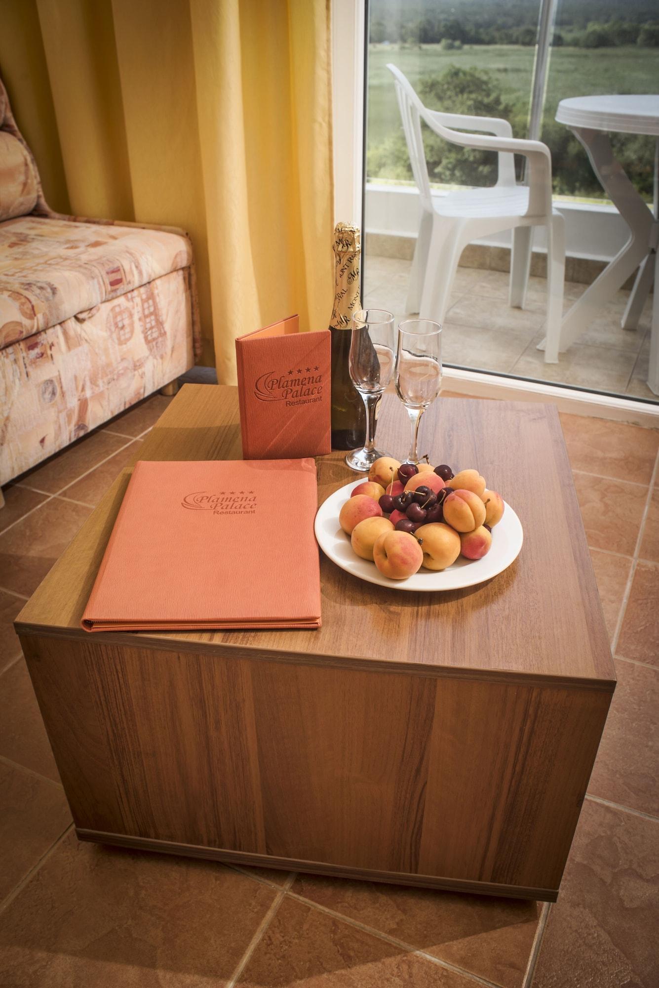 Hotel Plamena Palace Primorsko Bagian luar foto