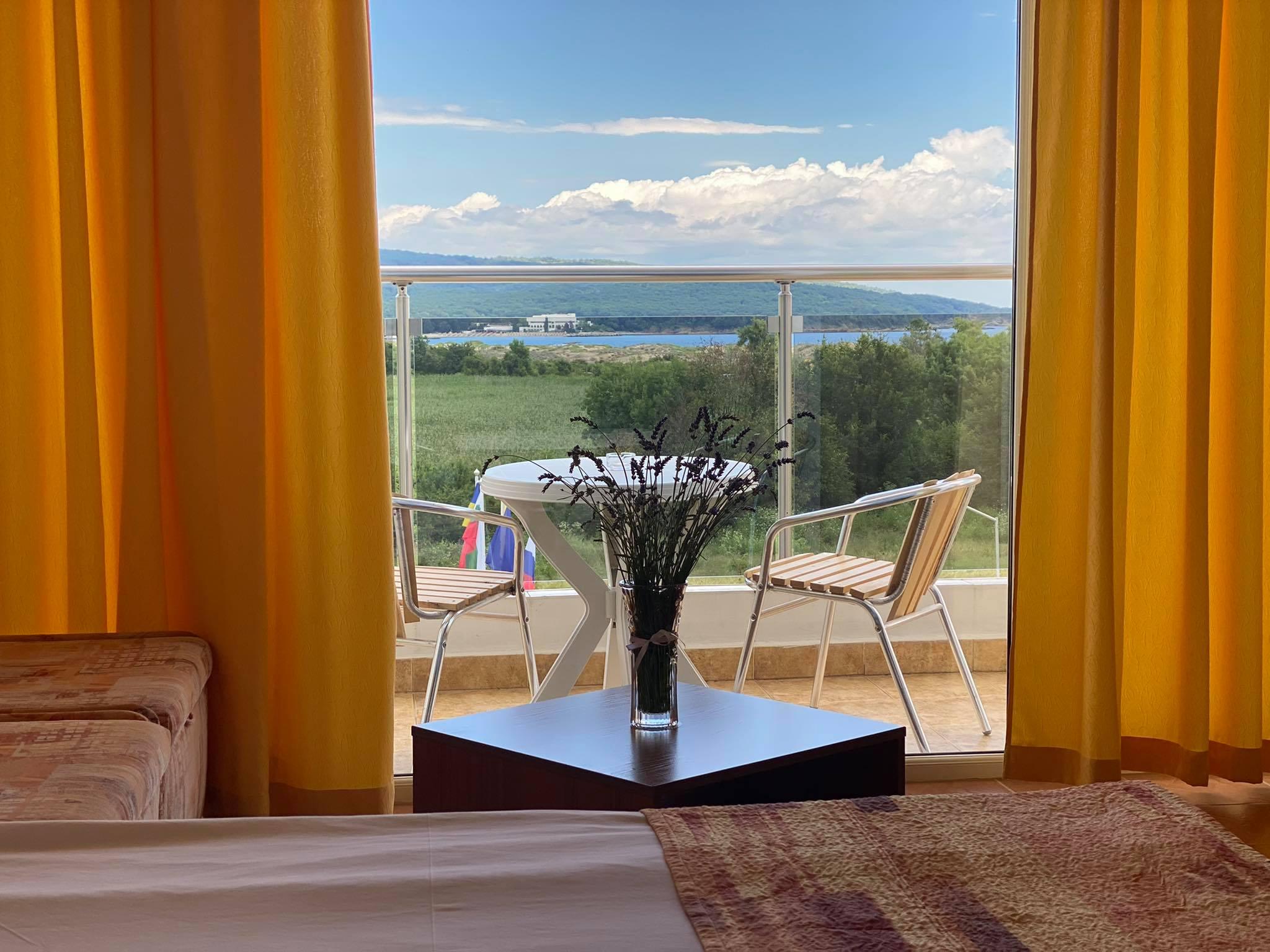 Hotel Plamena Palace Primorsko Bagian luar foto