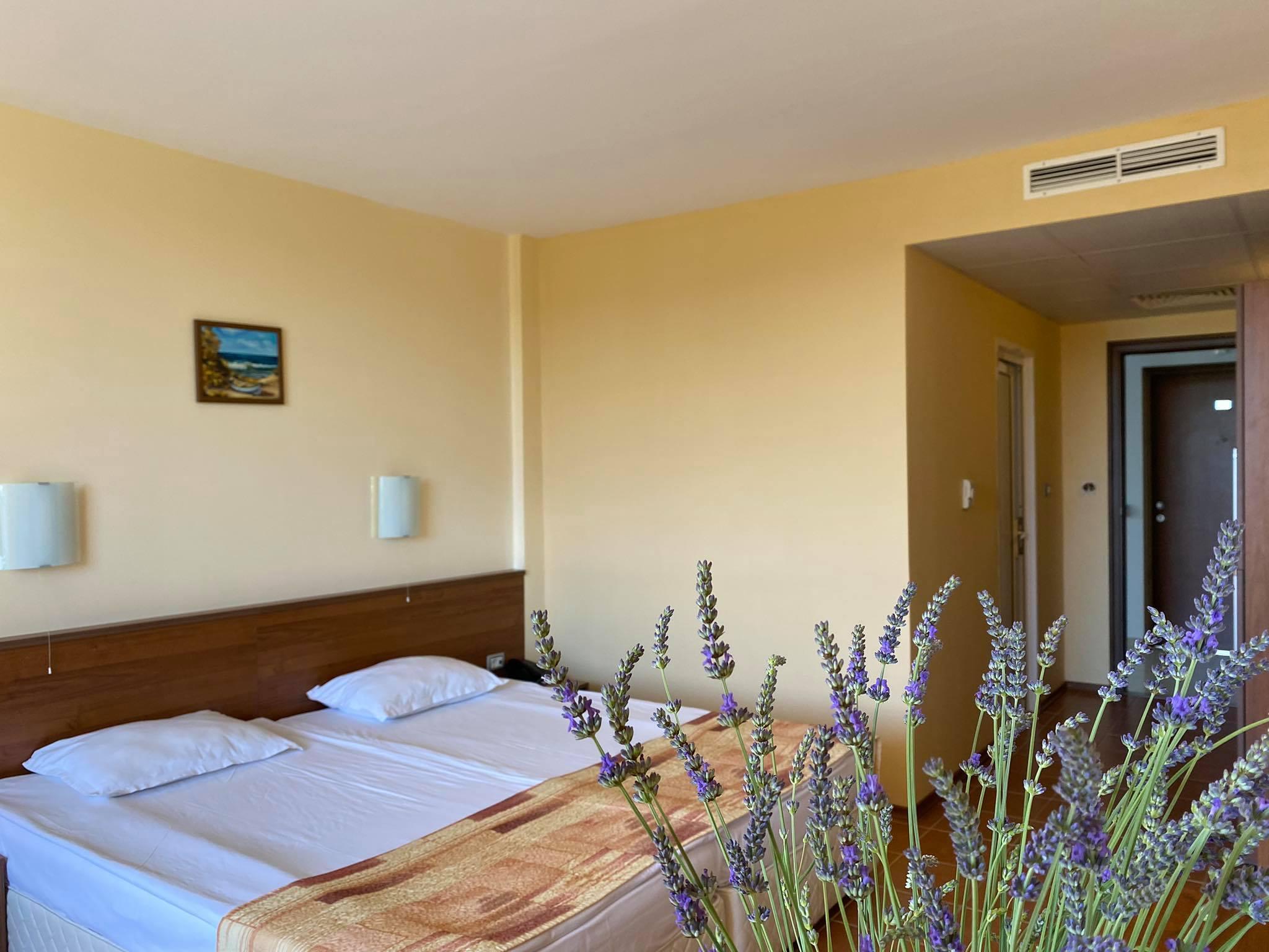 Hotel Plamena Palace Primorsko Bagian luar foto