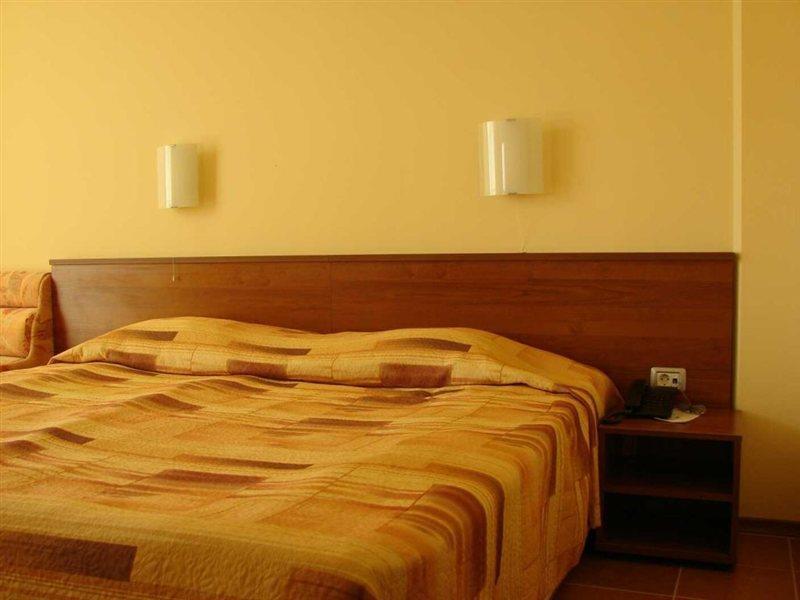 Hotel Plamena Palace Primorsko Bagian luar foto
