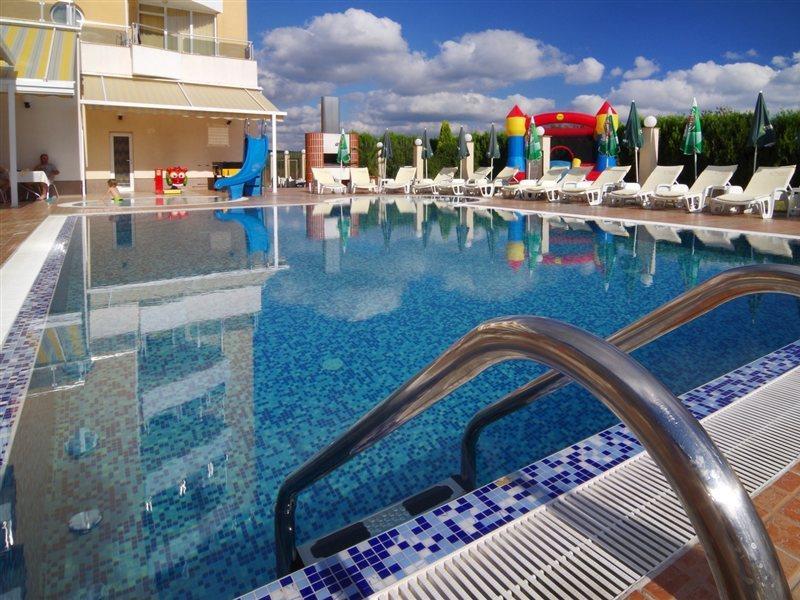 Hotel Plamena Palace Primorsko Bagian luar foto