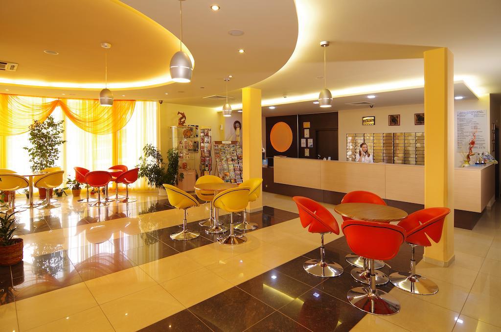 Hotel Plamena Palace Primorsko Bagian luar foto