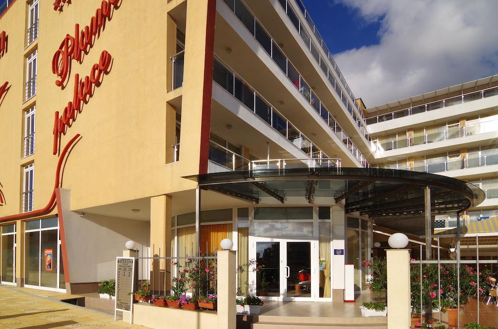 Hotel Plamena Palace Primorsko Bagian luar foto