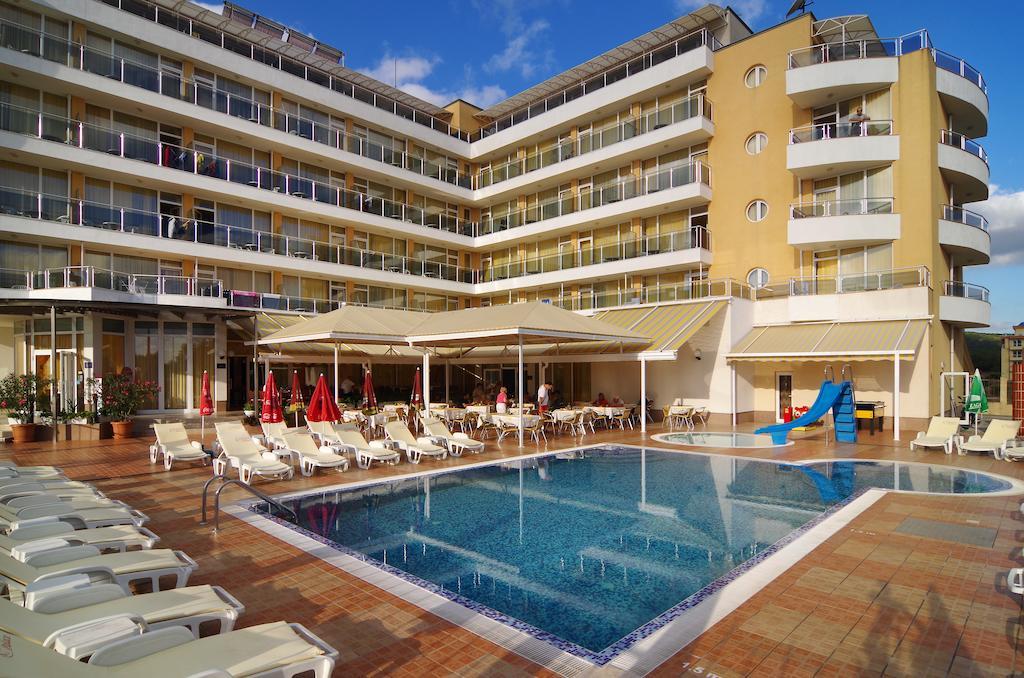 Hotel Plamena Palace Primorsko Bagian luar foto