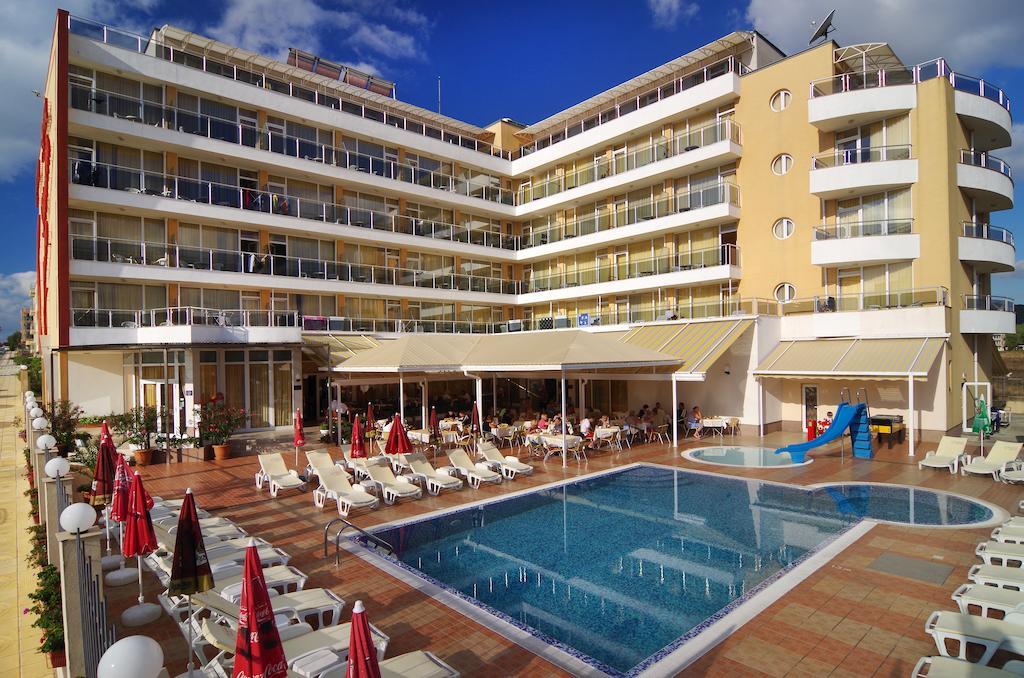Hotel Plamena Palace Primorsko Bagian luar foto