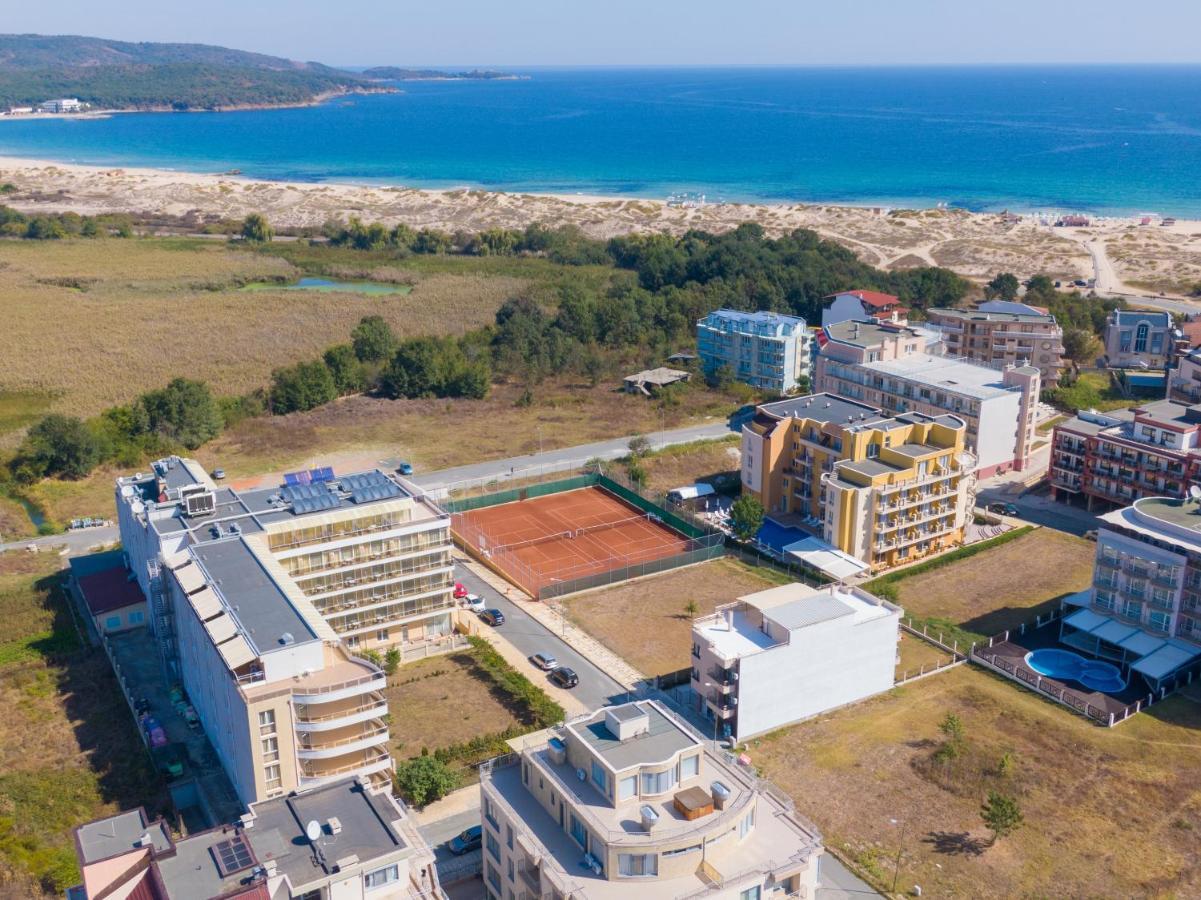 Hotel Plamena Palace Primorsko Bagian luar foto